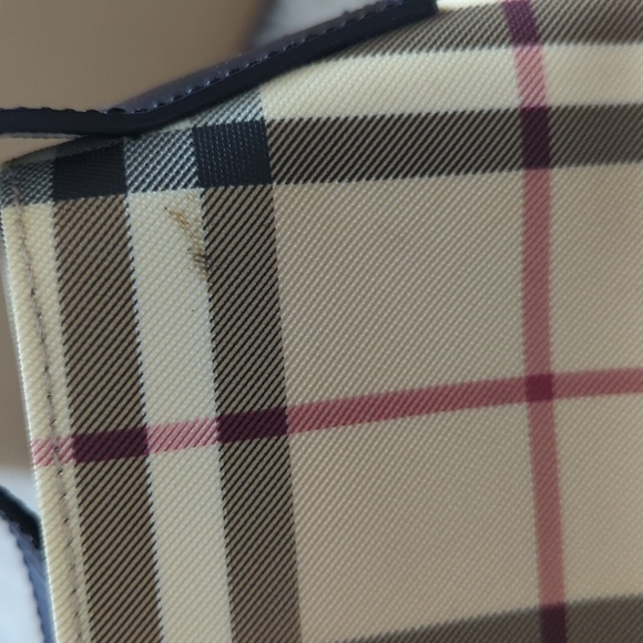 Authentic Burberry handbag - Picture 5 of 6